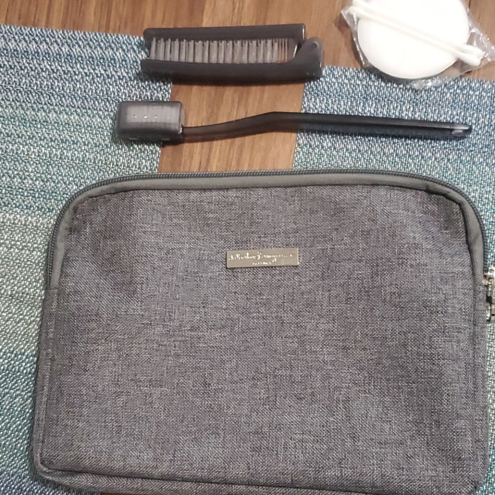 Salvatore ferragamo gray toiletry bag